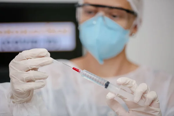 Vacunas Covid Medico Con Guantes Máscara Protectora — Foto de Stock