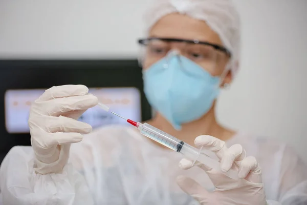 Vacunas Covid Medico Con Guantes Máscara Protectora — Foto de Stock