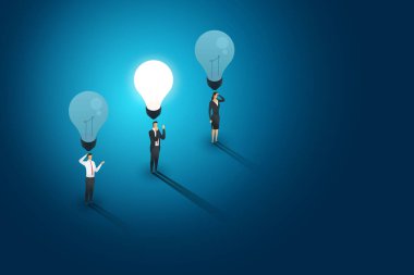 İş adamları grubu ampulün altında duruyor ama yaratıcı bir konsept çözümü ve başarısı var. Düz izometrik çizim vektörü