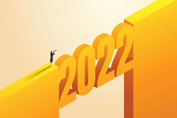 Hedeflerine teleskopla bakan başarılı bir iş kadını vizyonu. 2022 sayısının üzerindeki köprüde, bir iş mücadelesi başlatılıyor, başarı. izometrik vektör çizimi.