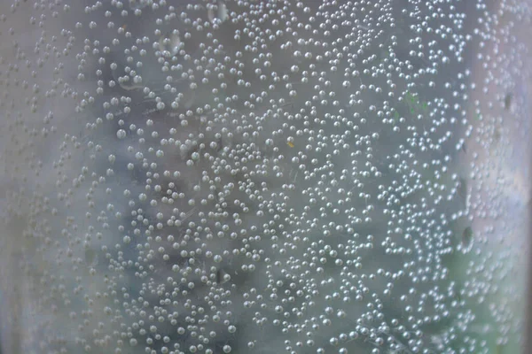 Small Spherical Bubbles Covered Surface Plastic Container Water Mysterious Unusual — Stockfoto