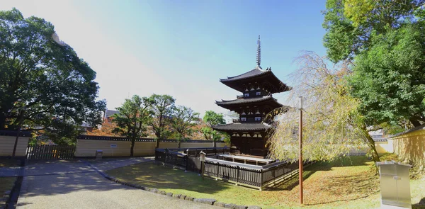 Τρεις χιλιοτραγουδισμένος παγόδα του Kofukuji ναού, Νάρα, Ιαπωνία — Φωτογραφία Αρχείου