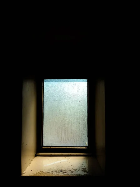 Холодне Темне Вікно Вішалка Ліцензійні Стокові Фото