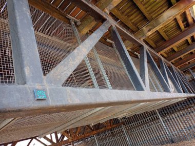 İnşaat çalışmaları metal iskeletler oluşturuyor.