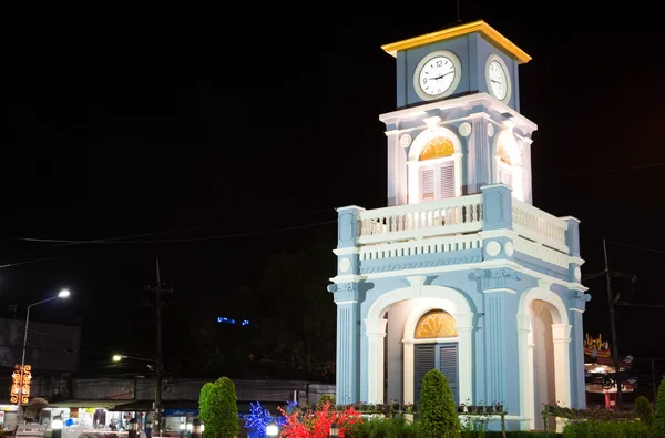 Cercle de Surin avec tour d'horloge à Phuket — Photo