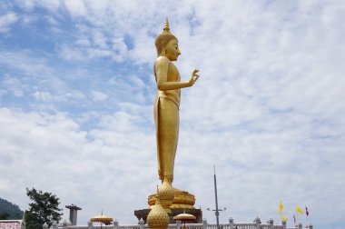 Ayakta Buddha Tapınağı ile büyük Buda heykeli