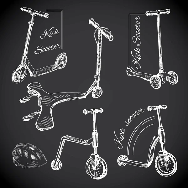 Définir des étiquettes dessinées à la main avec des scooters Kick. Logos de tableau de craie — Image vectorielle