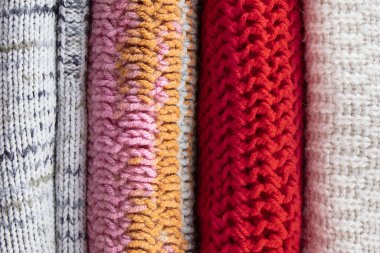 Örgü süveter dokusu kapanıyor. Sıcak yün kazakların arka planı.