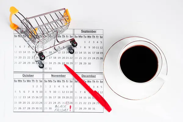 ブラック フライデーのコンセプト ショッピングカートとカレンダーのリマインダー — ストック写真