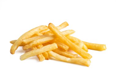 Beyaz arka planda iştah açıcı patates kızartması. Sıcak fast food. Metin için yer.
