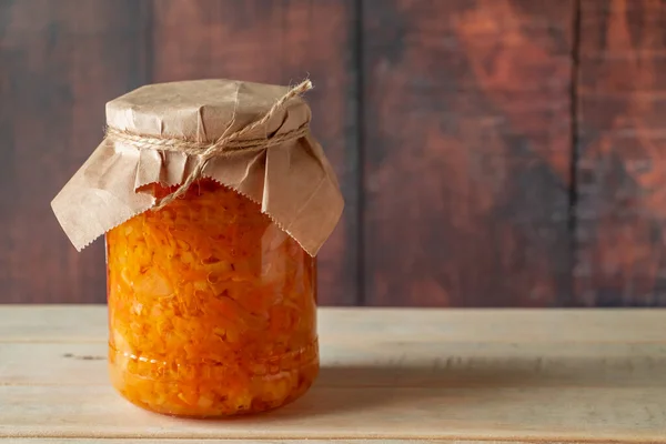 Tarro Con Chucrut Sobre Fondo Madera Alimentos Enlatados Caseros — Foto de Stock