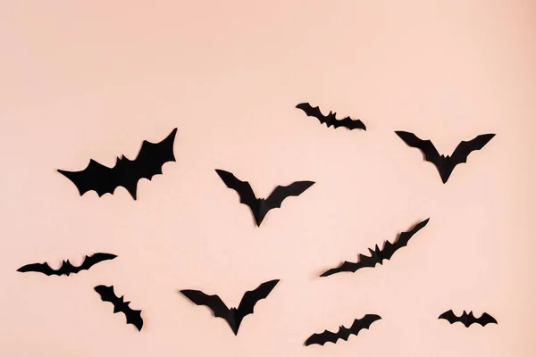 Conceito Halloween Morcegos Aranhas Fundo Rosa Decorações Festivas — Fotografia de Stock