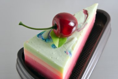 Kiraz ile pasta formunda süslü sabun