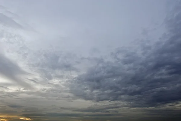 Evening sunset with cloudy skies — Stock Photo, Image