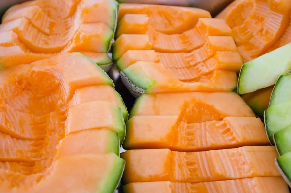 Cucumis melo eller melon serien i stål bricka (andra namn är cant — Stockfoto