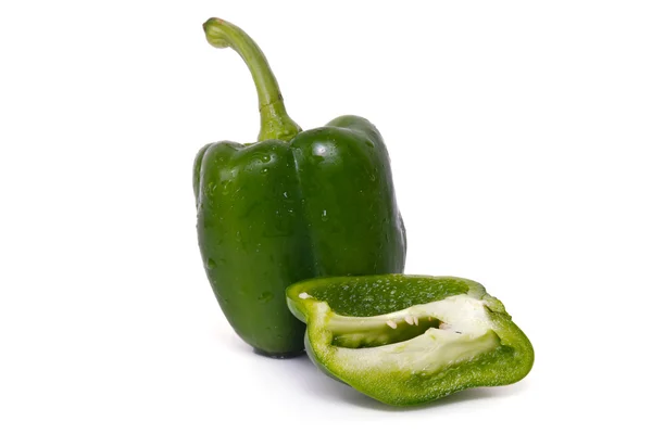 Verse groenten paprika of paprika geïsoleerd op witte b — Stockfoto