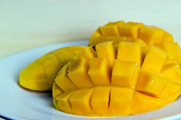 Mango frukt på skålen — Stockfoto