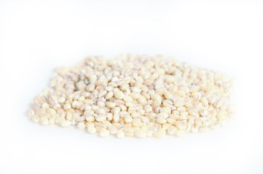 Beyaz zemin üzerine yulaf ezmesi