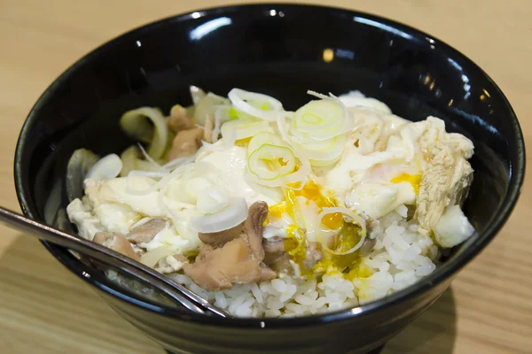 Японский рис с яйцом — стоковое фото