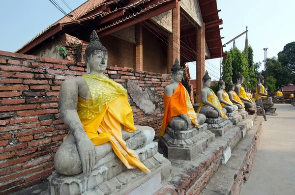 Série de bouddha dans un ancien temple thaïlandais à Ayuthaya Thaïlande — Photo