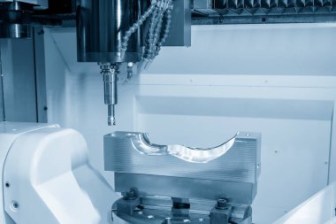 CNC değirmen makinesinin kaba kesim süreci konsepti. Yüksek hassasiyetli küf ve makine merkezi kavramı ile katı top değirmeni aracı ile üretilen ölüm..