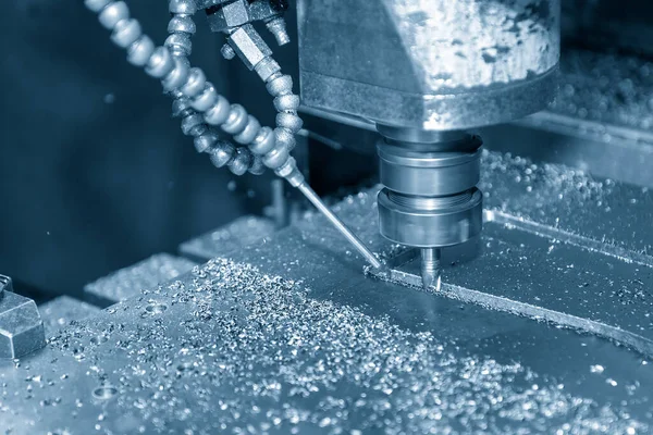 Cnc Fräsmaskin Kapning Formdelarna Genom Fasta Platta End Mill Verktyg — Stockfoto