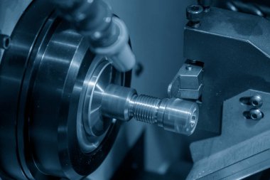 Çoklu görev CNC torna makinesi İsviçre tipi torna yuvasının yüksek hassasiyetli kısmını kesmesi. CNC dönüşüm makinesinden yüksek teknoloji boru bağlantı parçaları.