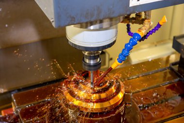 CNC değirmen makinesi, kabuk kalıplarını yağ soğutma metoduyla kesiyor. Küf ve ölüm üretim süreci CNC makine merkezi tarafından yağ soğutma metoduyla.