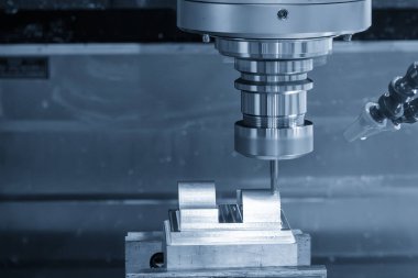 Bu teknik görsellik, yüksek kalitede bir metal işyerinde top burun değirmeni kullanarak gelişmiş bir üç boyutlu çevreleme ve bitirme operasyonunu gösteriyor. Araç, bir üst ulaşmak için hassas bir araç yolu çalıştırmak gibi yarım küre kesme ucu üzerinde odaklanır