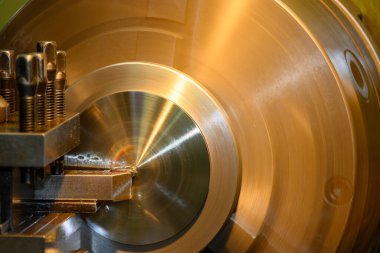 Bitiş Dönüşü süreci, serbest kesim pirinç (örneğin, C360) bir torna makinesi kullanılarak yapılan son mekanizma adımıdır. İş parçası, son boyutları belirlemek ve yüzey pürüzünü kendi başına elde etmek için hassas bir mekanizmadan geçiyor.