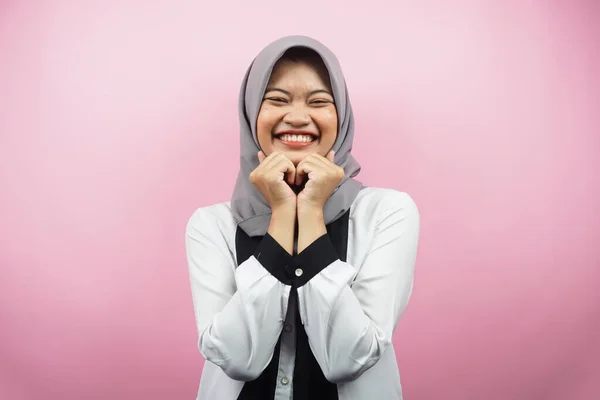 Bonita Jovem Asiático Muçulmano Mulher Sorrindo Feliz Bonito Sentindo Confortável — Fotografia de Stock