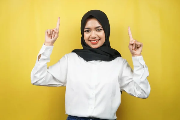 Schöne Junge Asiatische Muslimin Die Selbstbewusst Enthusiastisch Und Fröhlich Lächelt — Stockfoto