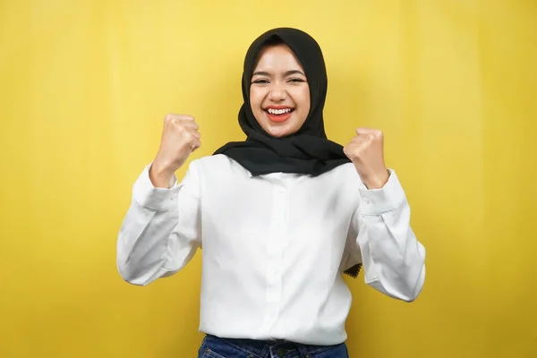 Schöne Junge Asiatische Muslimin Lächelt Selbstbewusst Enthusiastisch Und Fröhlich Mit — Stockfoto