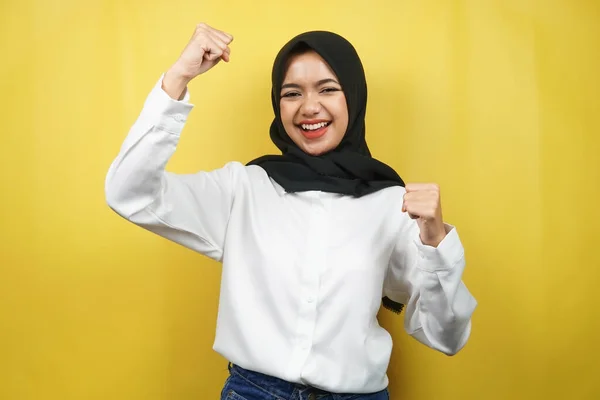 Schöne Junge Asiatische Muslimin Lächelt Selbstbewusst Enthusiastisch Und Fröhlich Mit — Stockfoto