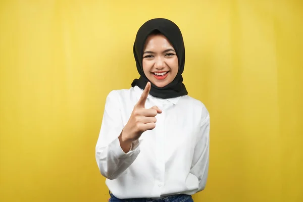 Hermosa Joven Mujer Musulmana Asiática Sonriendo Confiada Alegre Con Las —  Fotos de Stock