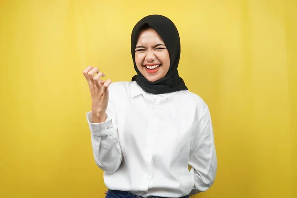 Schöne Junge Asiatische Muslimin Verärgert Wütend Unzufrieden Unzufrieden Hasserfüllt Schaut — Stockfoto