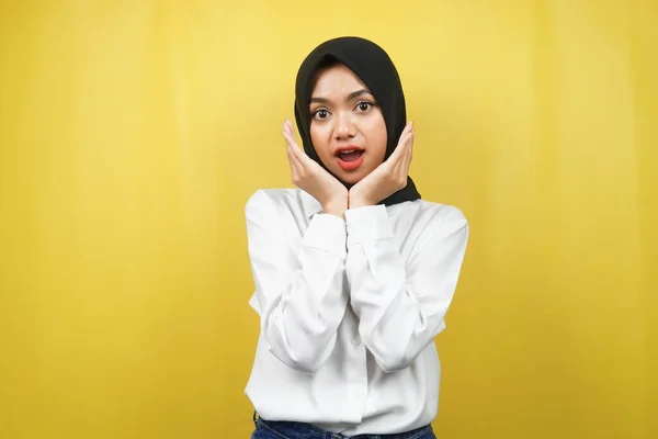 Beautiful Young Asian Muslim Woman Shocked Surprised Wow Expression Hand — Stock Photo, Image