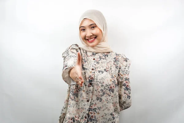 Όμορφη Νεαρή Ασιάτισσα Μουσουλμάνα Γυναίκα Χαμογελά Αυτοπεποίθηση Χέρια Τρέμουν Την — Φωτογραφία Αρχείου