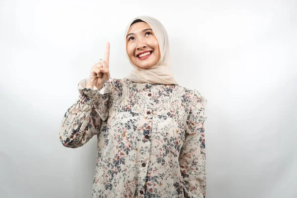 Schöne Junge Asiatische Muslimin Lächelt Selbstbewusst Enthusiastisch Und Fröhlich Mit — Stockfoto