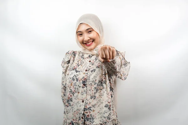 Wanita Muslim Asia Muda Yang Cantik Tersenyum Percaya Diri Antusias — Stok Foto