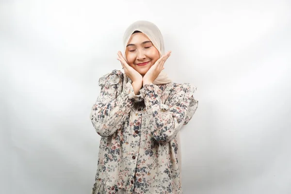 Hermosa Joven Mujer Musulmana Asiática Sonriendo Feliz Lindo Sintiéndose Cómodo — Foto de Stock