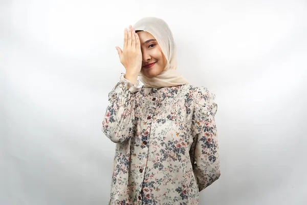 Schöne Asiatische Junge Muslimin Mit Einer Hand Die Ein Auge — Stockfoto