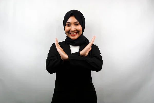 美しい若いアジアのイスラム教徒のビジネスの女性は自信と笑顔 手を渡り 時間は 灰色の背景に隔離された作業の期限です — ストック写真