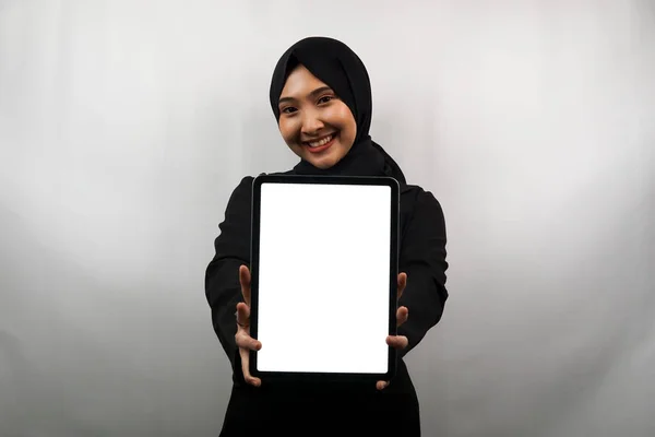Schöne Junge Asiatische Muslimische Geschäftsfrau Selbstbewusst Und Lächelnd Hände Halten — Stockfoto
