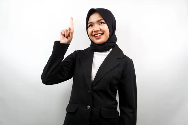 Güzel Asyalı Genç Müslüman Kadını Kendine Güvenen Coşkulu Neşeli Elleri — Stok fotoğraf
