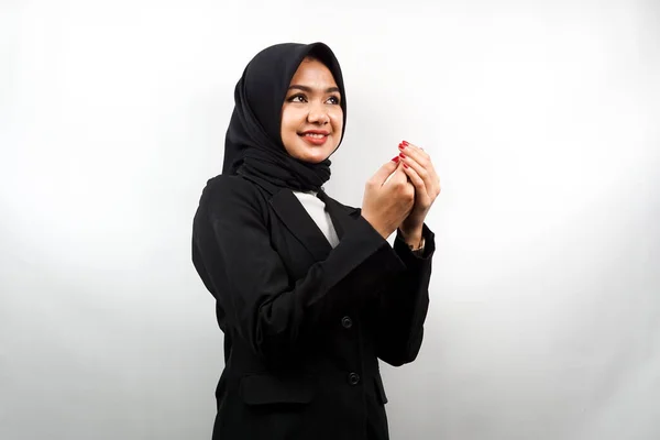 美しいアジアの若いイスラム教徒のビジネス女性は 白の背景に隔離された 悲しい 罪悪感 許しを求める 断食ラマダーン イスラム教 イード フィトルとイード アーダを祈っています — ストック写真