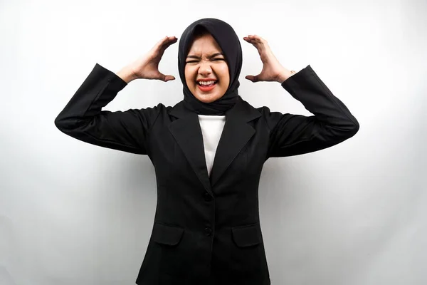 Mooie Jonge Aziatische Moslim Zakenvrouw Geschokt Duizelig Gestrest Ongelukkig Veel — Stockfoto