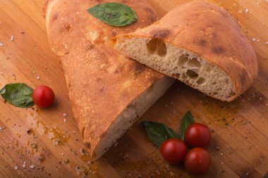 Chiabatta taze domates ile