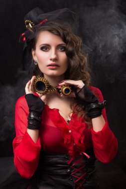 Steampunk kız göğüs ile