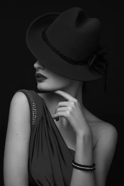 Portrait de beauté avec chapeau — Photo